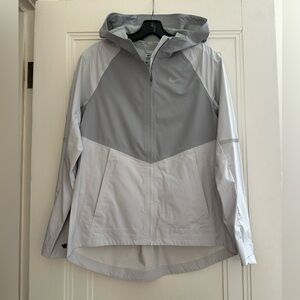 Like new! Nike Women’s Hooded Windbreaker - Size XS